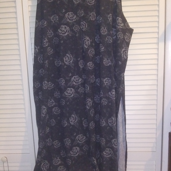 Lularoe Joy Vest - Picture 2 of 5